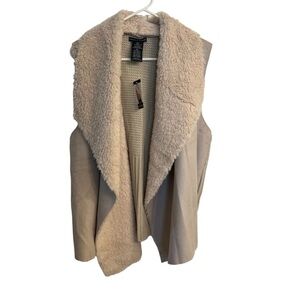 Chelsea and Theodore Faux Fur tan Vest Size XXL